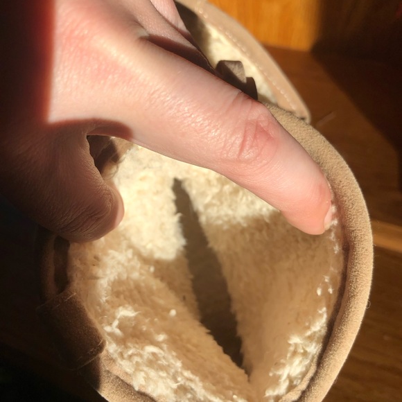 UNBRAND | Cute beige with cream faux Sherpa inside |9,5" high 4,5" heel | 5 - Picture 6 of 12